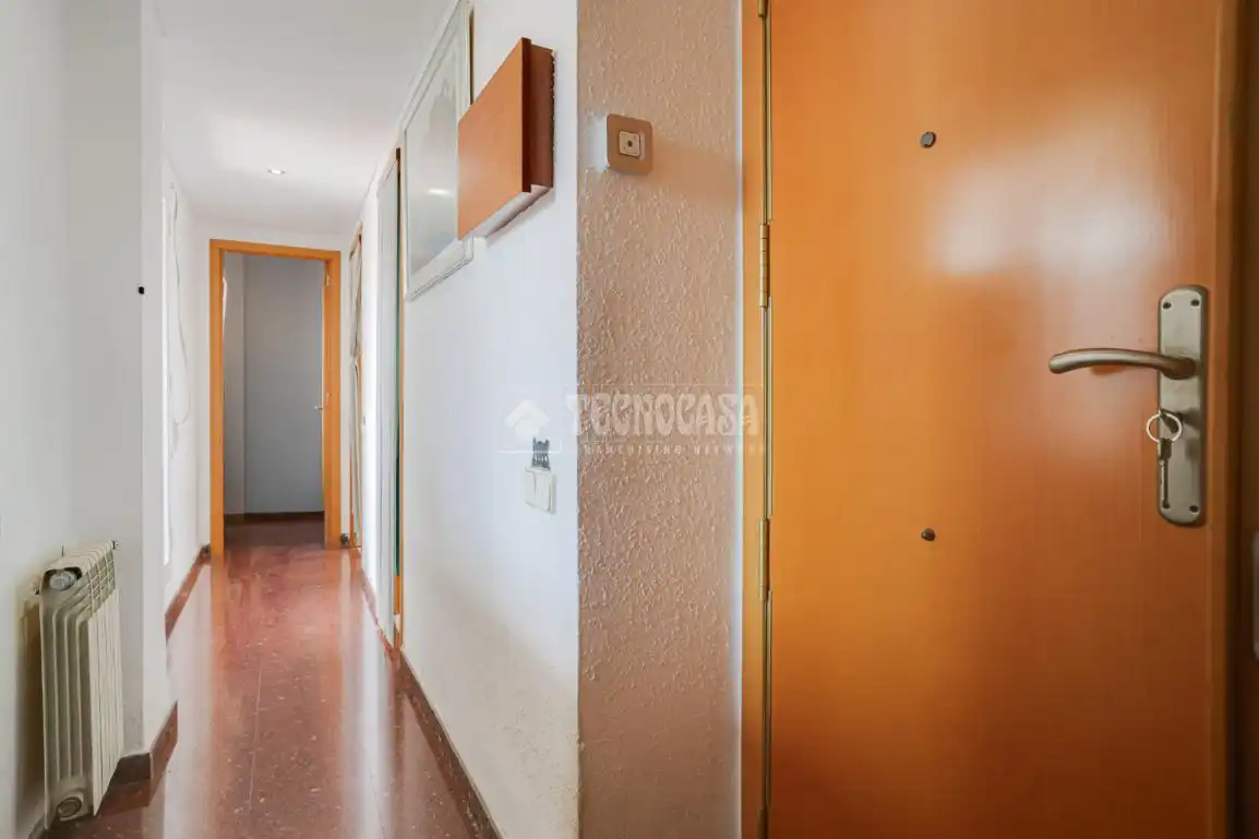 Piso en venta en L'Hospitalet de Llobregat con Aire acondicionado, Calefacción y Terraza