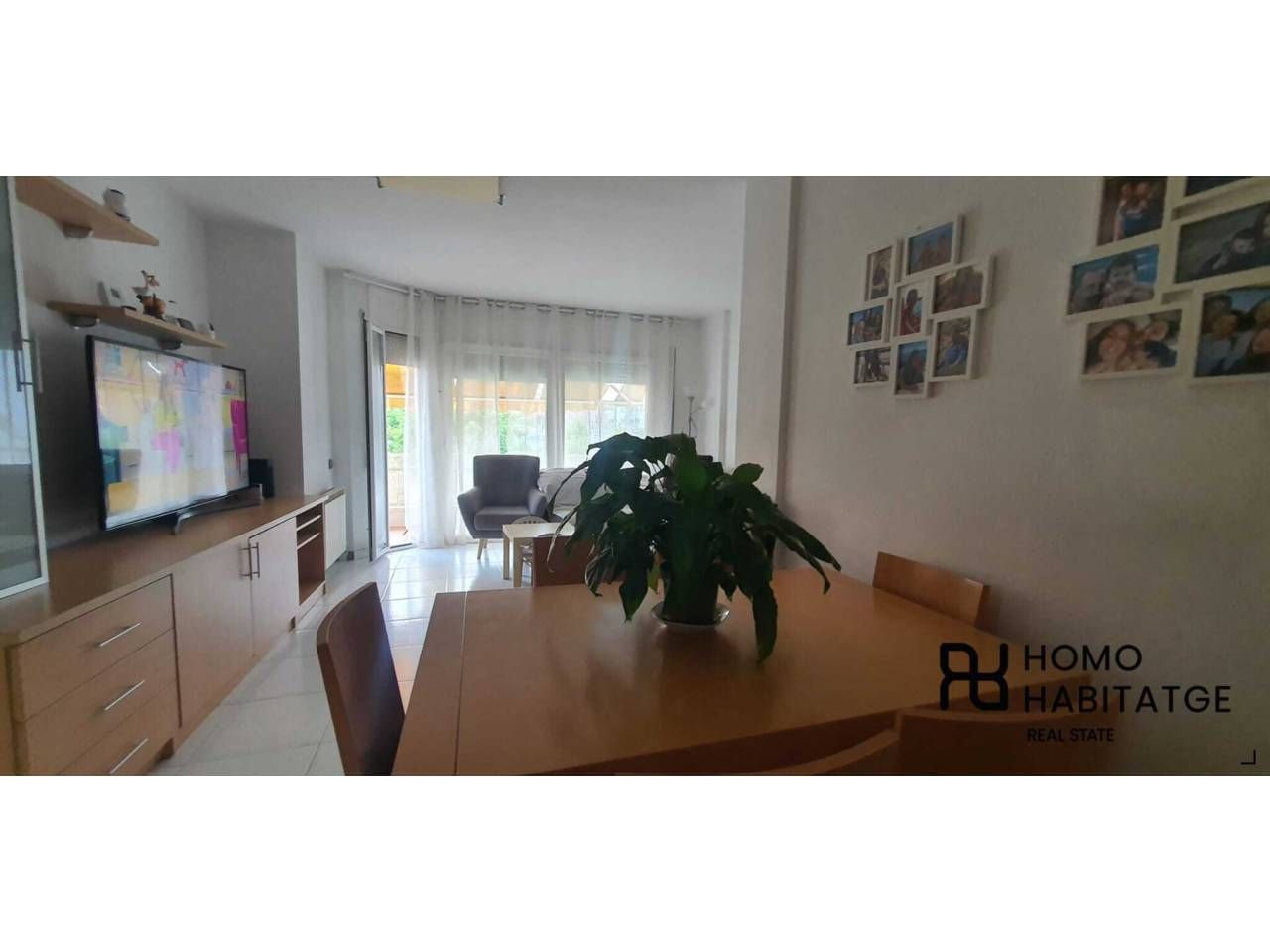 Exterior view of Duplex for sale in Terrassa  with Air Conditioner, Heating and Parquet flooring