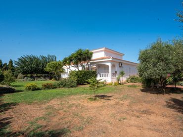 Casa rústica amb piscina en venda a Alaior poble