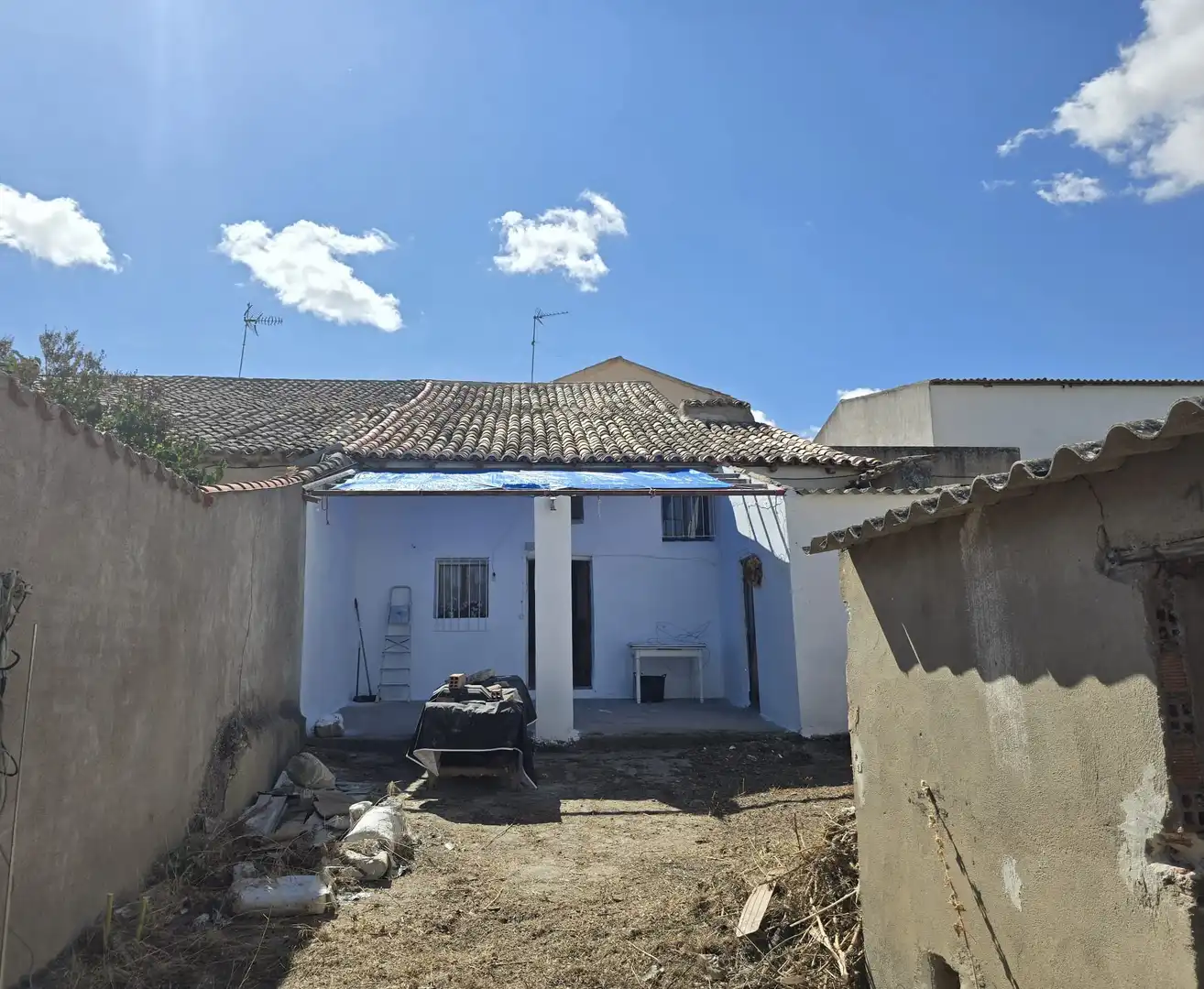 Vista exterior de Casa o xalet en venda en Vega de Valdetronco amb Jardí privat, Terrassa i Traster