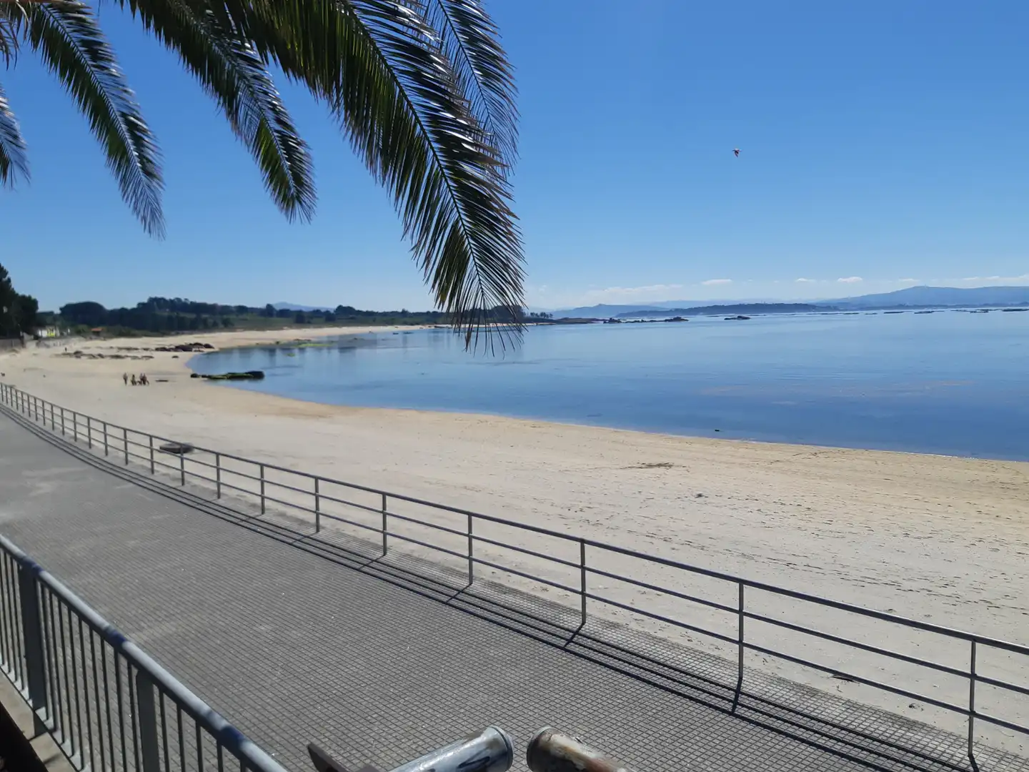 Vista exterior de Apartamento en venta en Ribeira con Balcón
