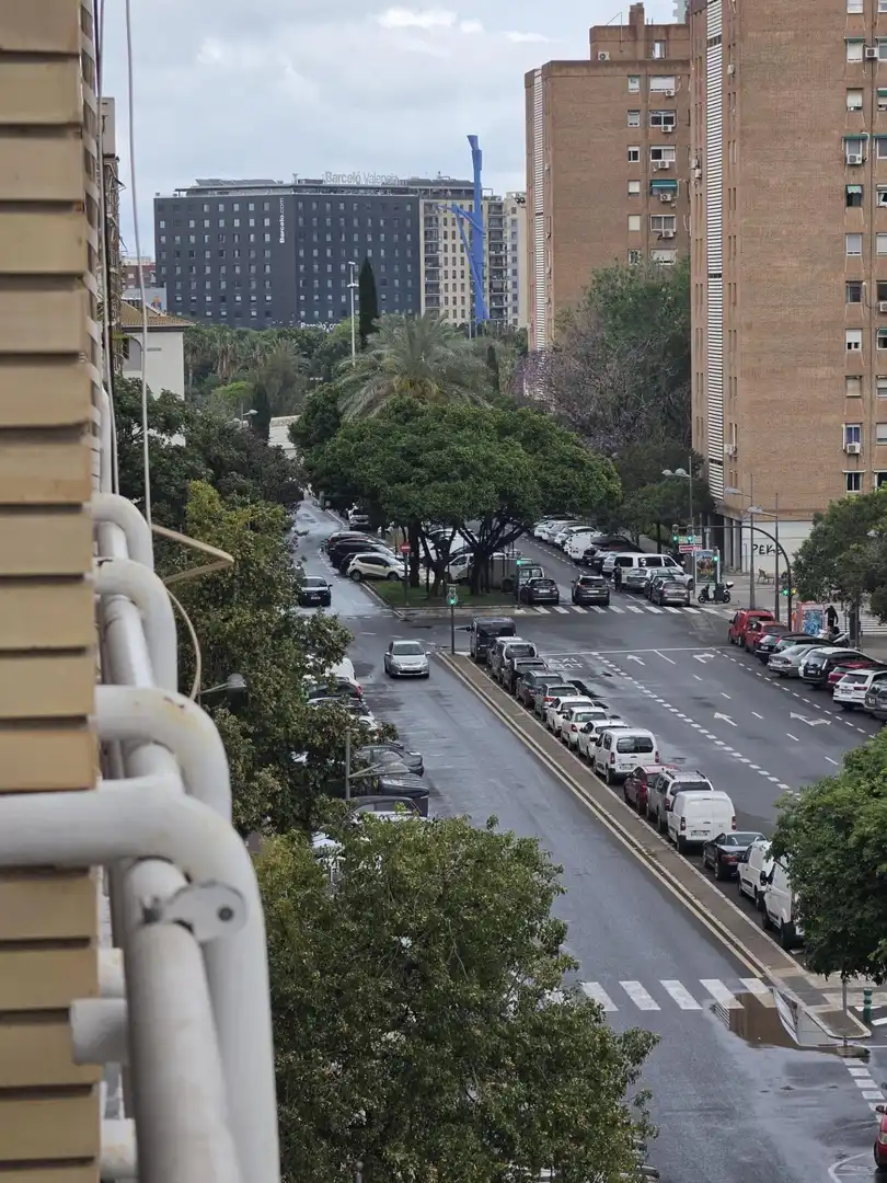 Vista exterior de Piso en venta en Valencia con Aire acondicionado, Amueblado y Balcón