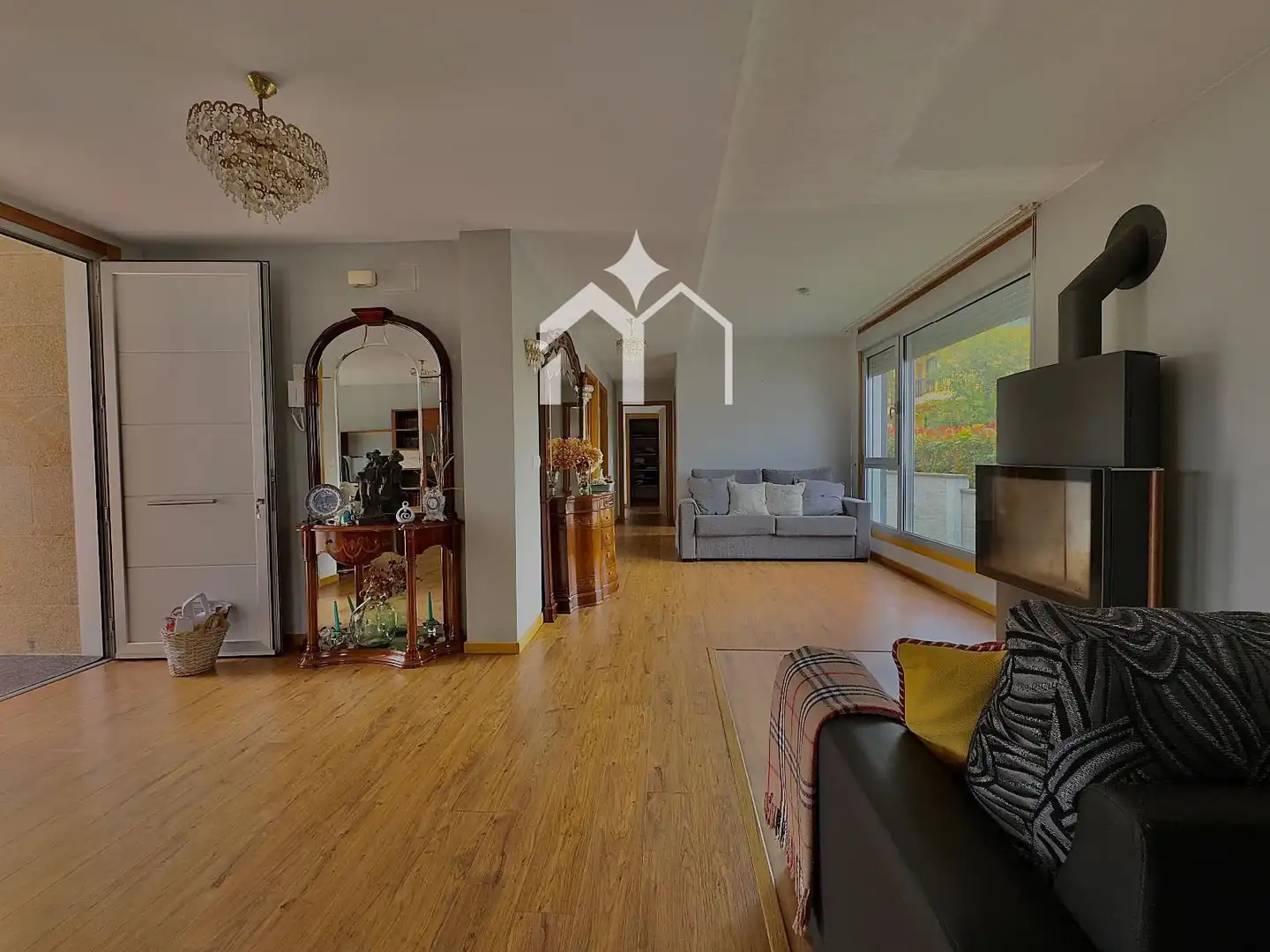 Sala d'estar de Casa o xalet en venda en Cangas  amb Calefacció, Parquet i Terrassa
