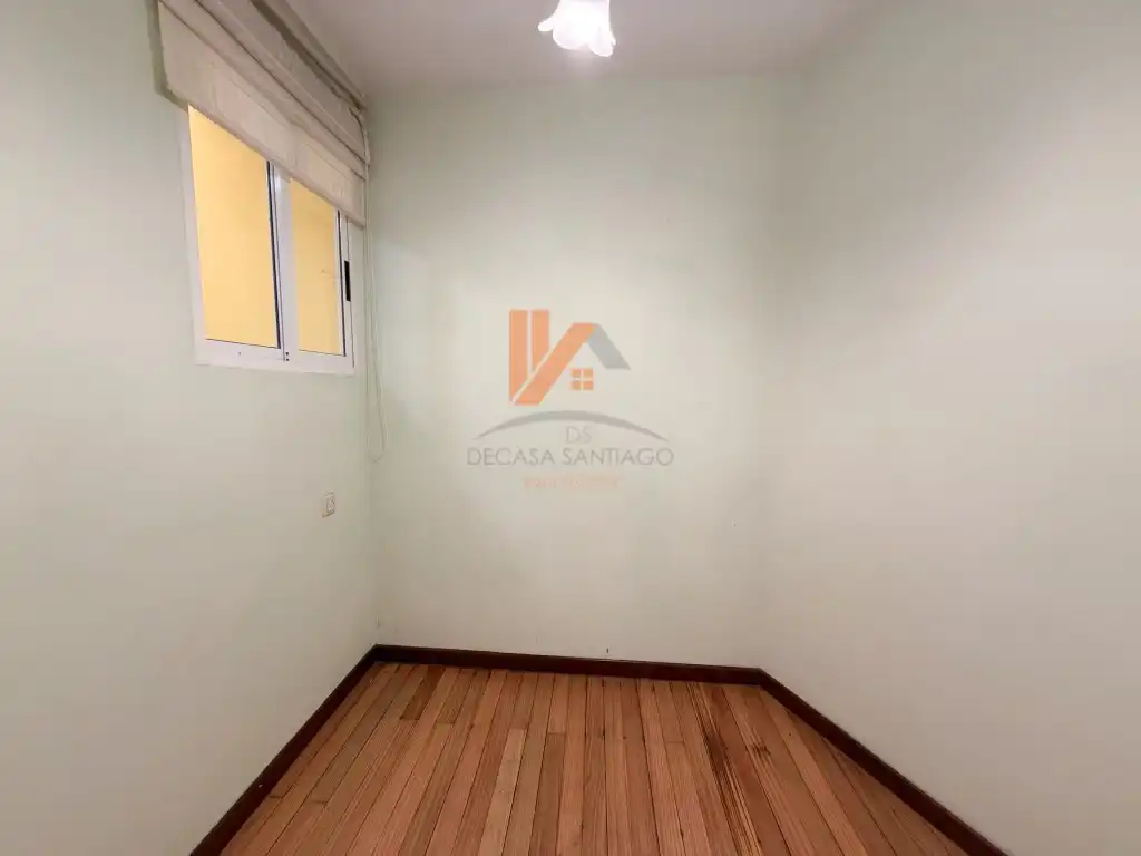 Casa adosada en venda en Santiago de Compostela 