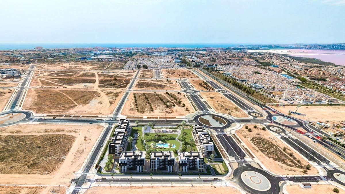 Exterior view of Apartment for sale in Torrevieja  with Air Conditioner, Terrace and Storage room