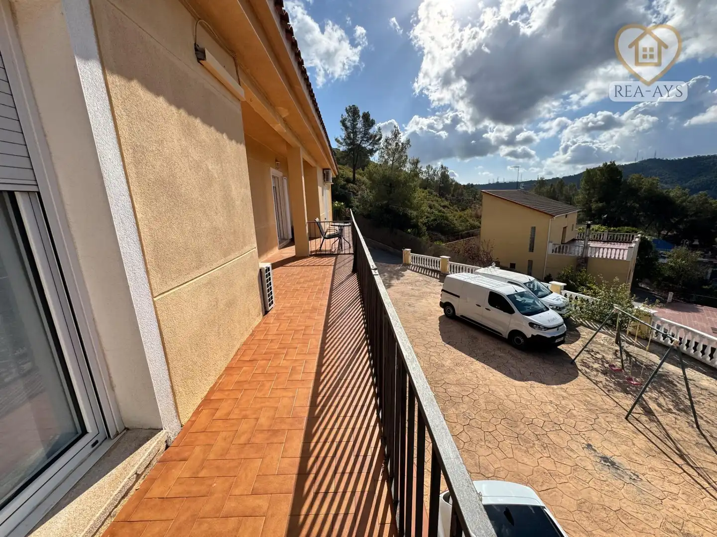 Terrassa de Casa o xalet en venda en Olesa de Bonesvalls amb Calefacció, Jardí privat i Parquet