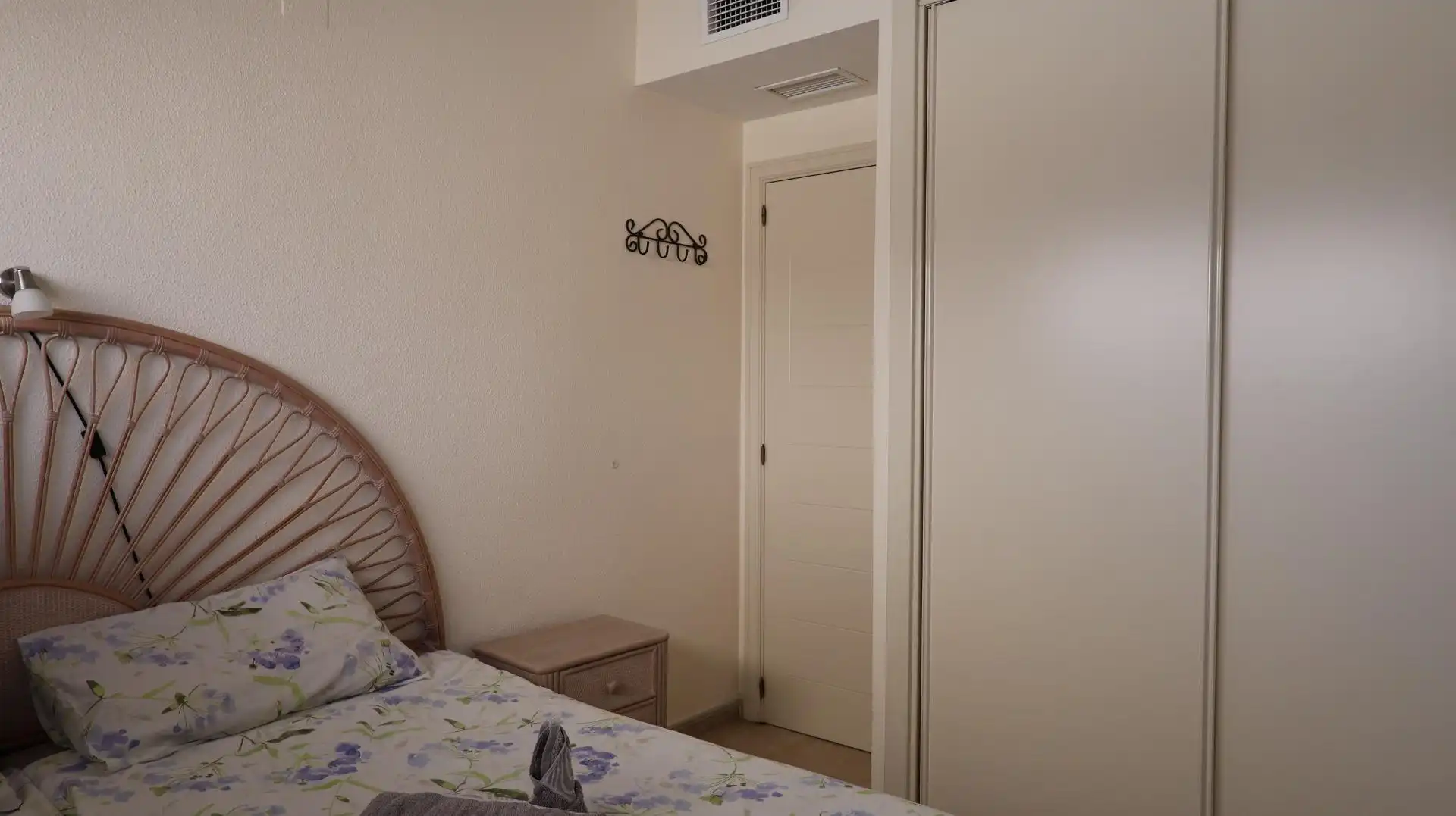 Dormitori de Apartament en venda en L'Alfàs del Pi amb Aire condicionat, Moblat i Piscina comunitària