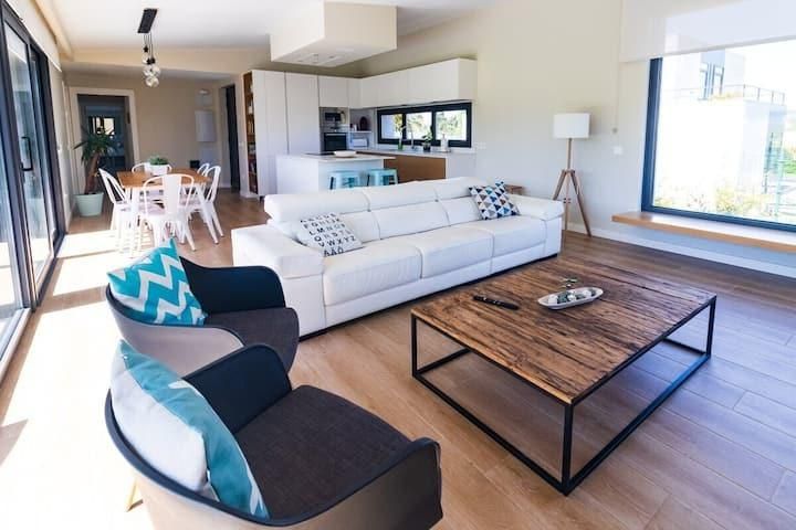 Living room of House or chalet for sale in Gijón   with Terrace and Jacuzzi