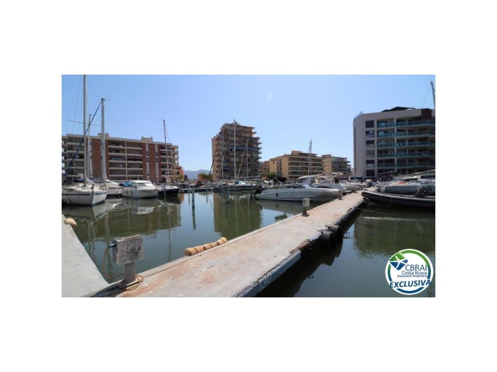 Exterior view of Garage for sale in Roses