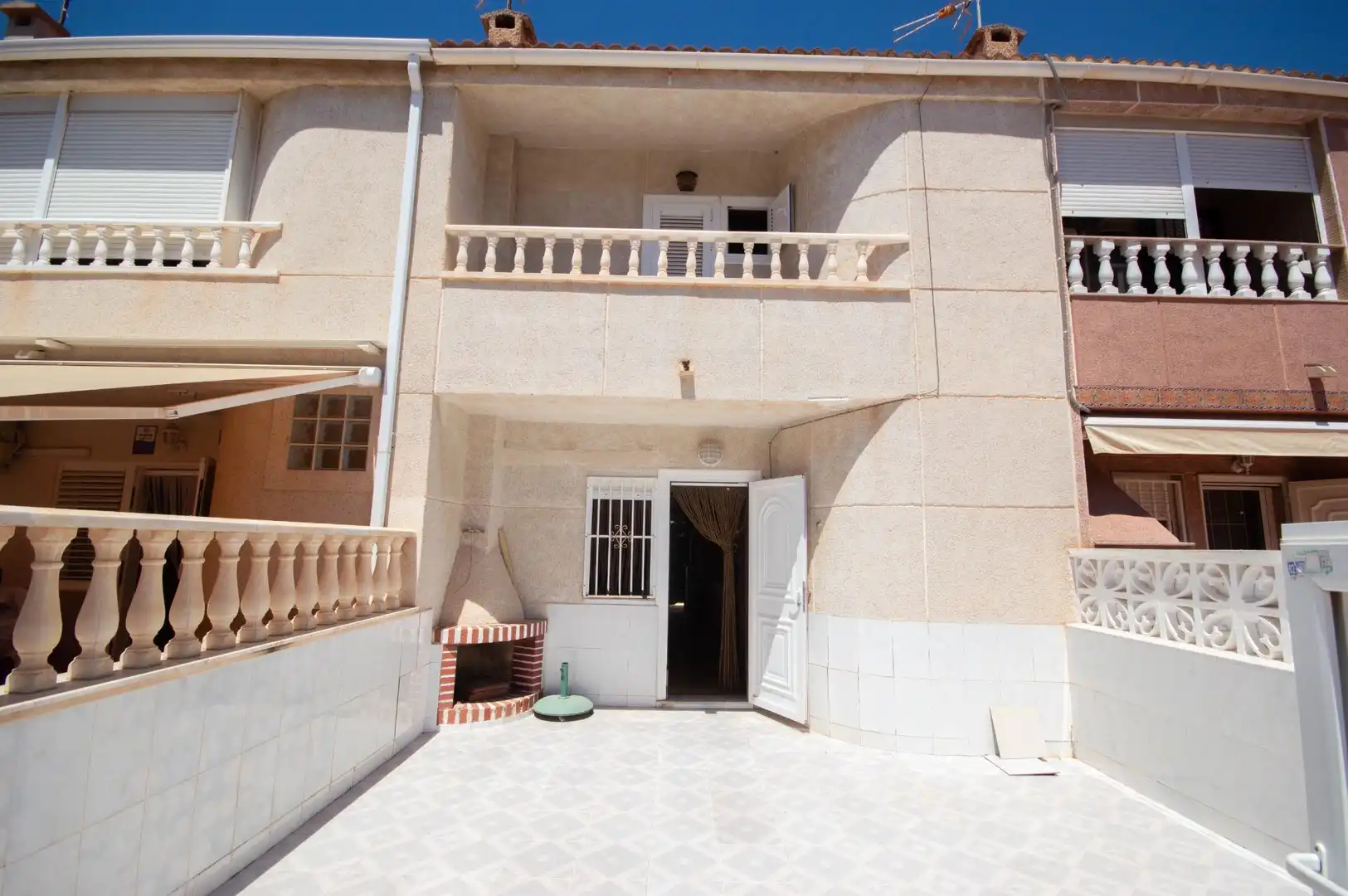 Vista exterior de Casa o xalet en venda en Torrevieja