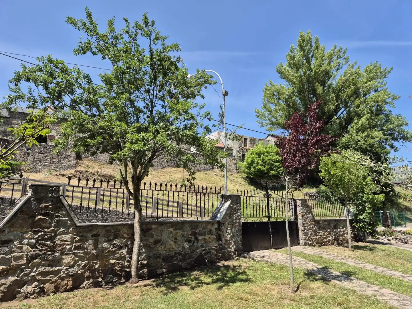 Jardín de Casa o chalet en venta en Cabrillanes con Calefacción, Jardín privado y Terraza