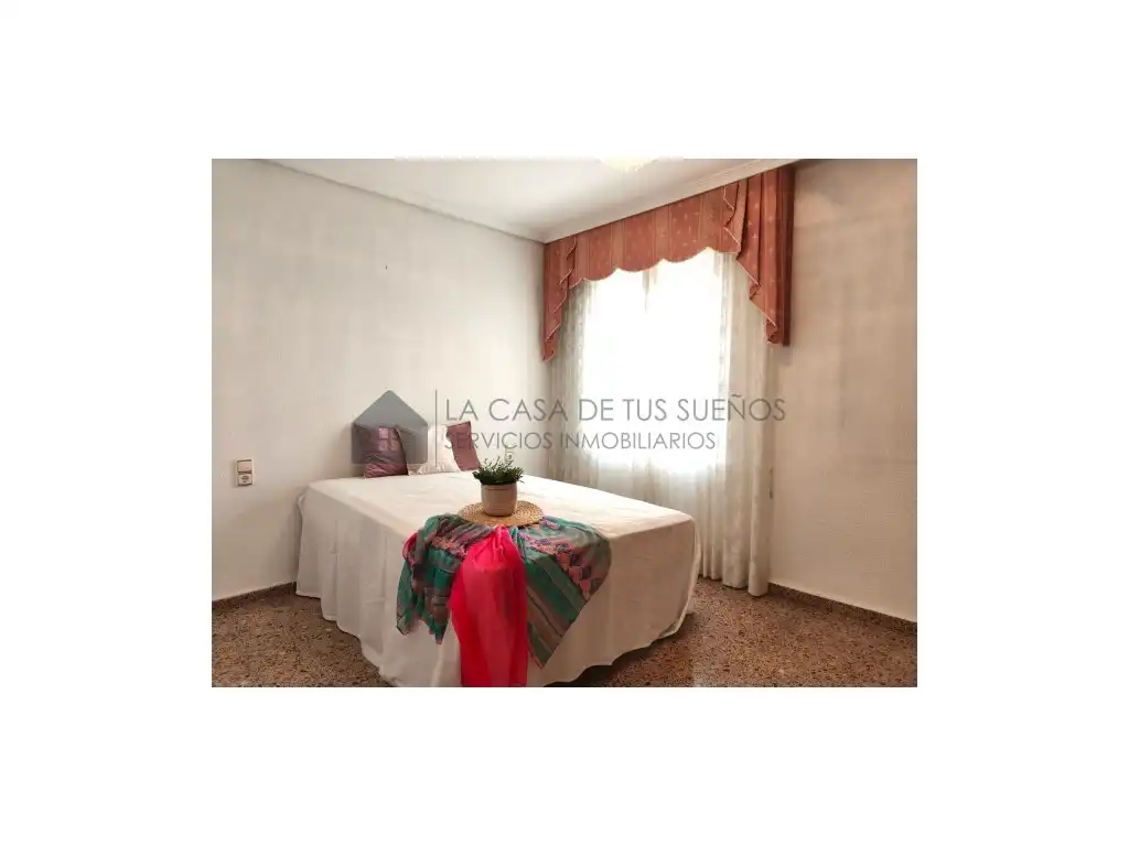 Bedroom of Flat for sale in Sax