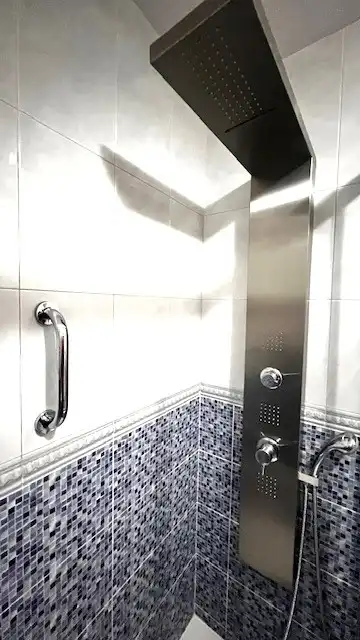 Bathroom of Flat for sale in A Coruña Capital   with Heating, Parquet flooring and Storage room