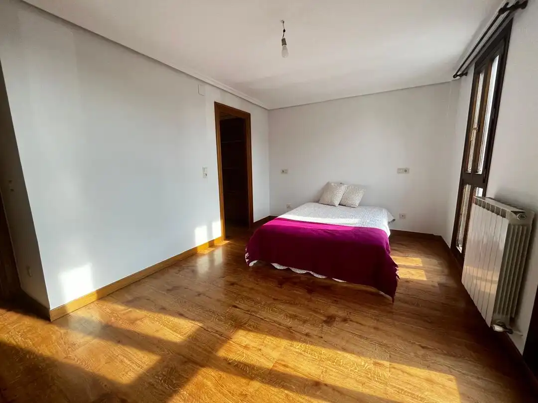 Habitación de Casa o chalet en venta en Lizoain-Arriasgoiti / Lizoainibar-Arriasgoiti con Calefacción, Terraza y Balcón