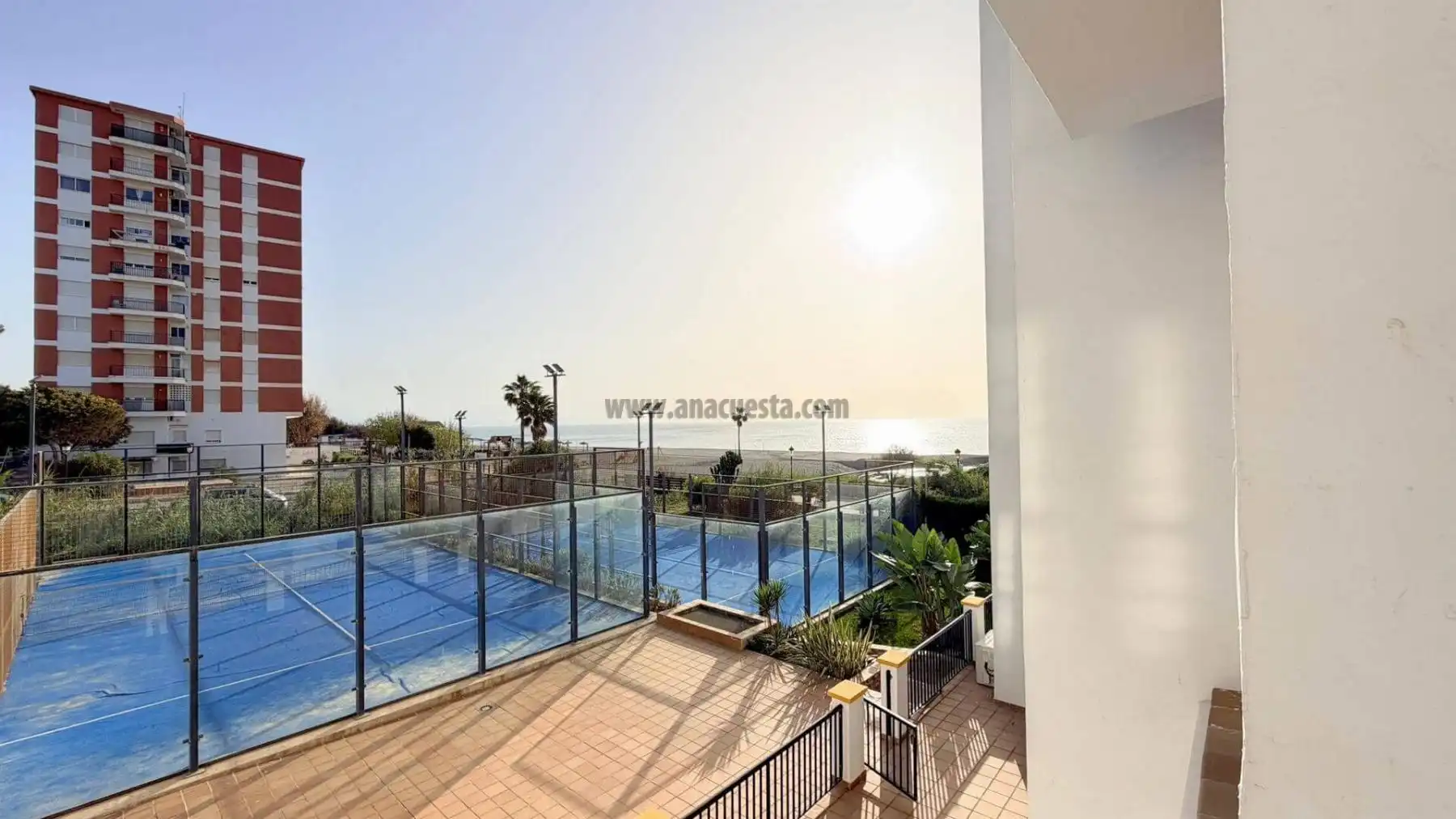 Apartamento con piscina en venta en Marina de la Duquesa, imagen 13
