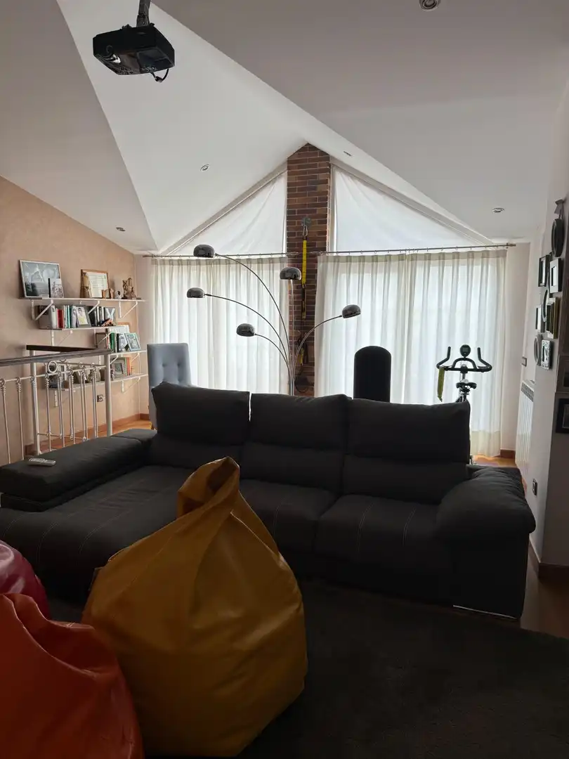Sala d'estar de Casa adosada en venda en Mocejón amb Aire condicionat, Jardí privat i Terrassa