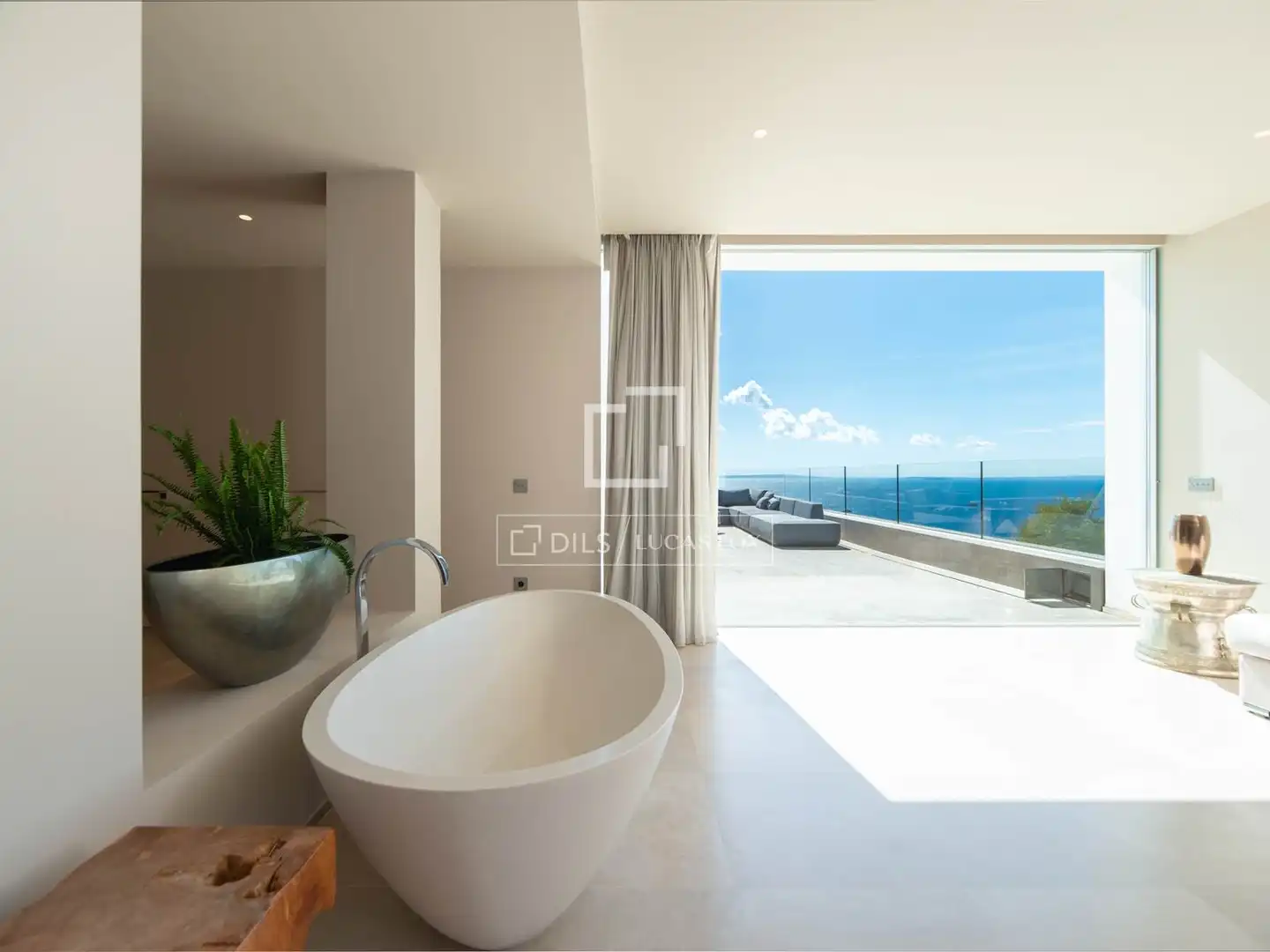 Bathroom of Houses for sale in Santa Eulària des Riu  with Air Conditioner, Heating and Private garden