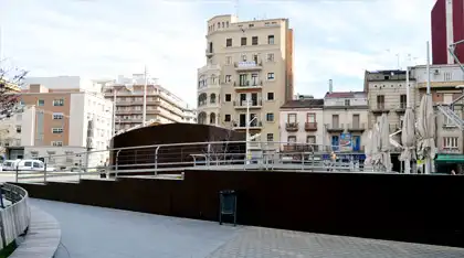 Individual with lift for sale in Plaça Ricard Vinyes 1A, imagen 5