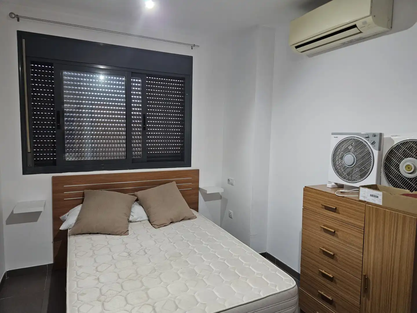 Bedroom of Flat for sale in Vinaròs  with Air Conditioner, Heating and Storage room