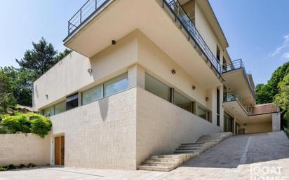 Exterior view of House or chalet for sale in Sant Cugat del Vallès  with Air Conditioner, Heating and Terrace