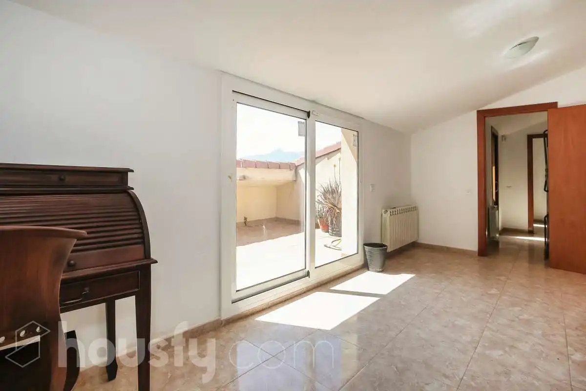 Sala d'estar de Dúplex en venda en Sant Vicenç de Castellet amb Aire condicionat, Terrassa i Traster
