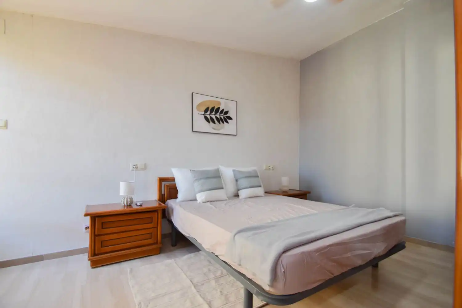 Habitación de Dúplex en venta en Cúllar Vega con Terraza, Trastero y Amueblado