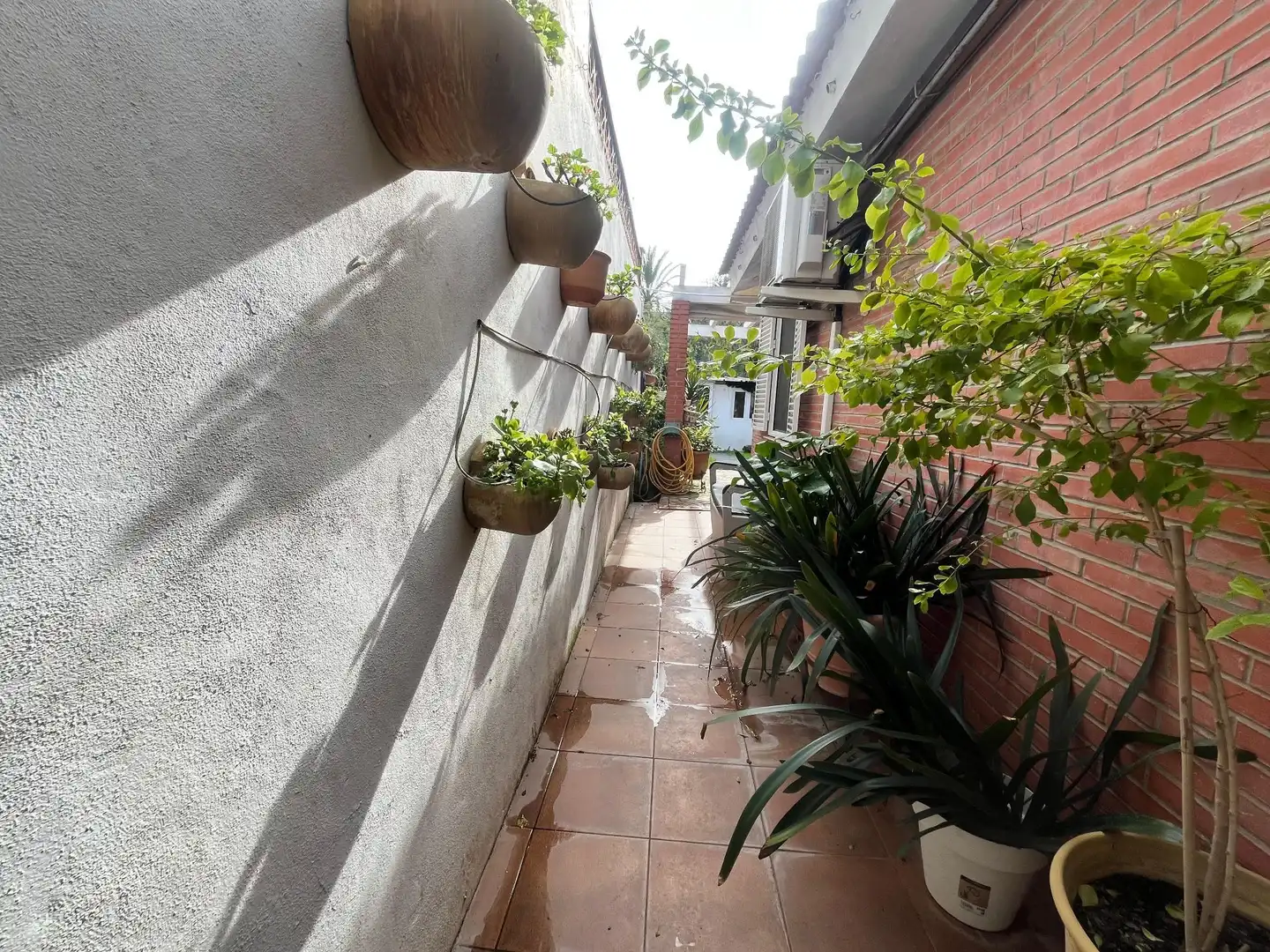 Balcony of Houses for sale in Sevilla  with Air Conditioner, Heating and Private garden