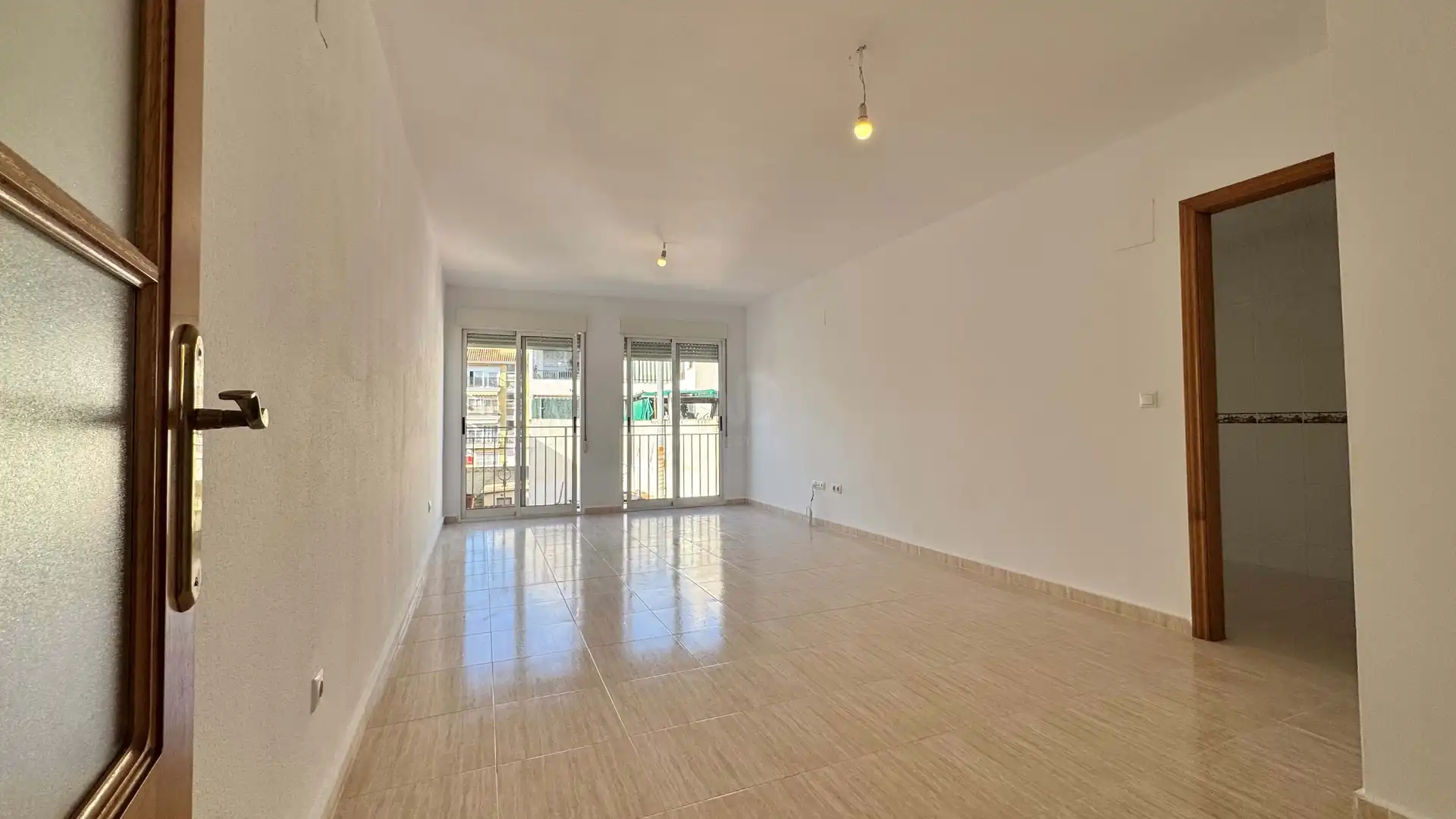 Vista exterior de Piso en venta en Alicante / Alacant con Piscina