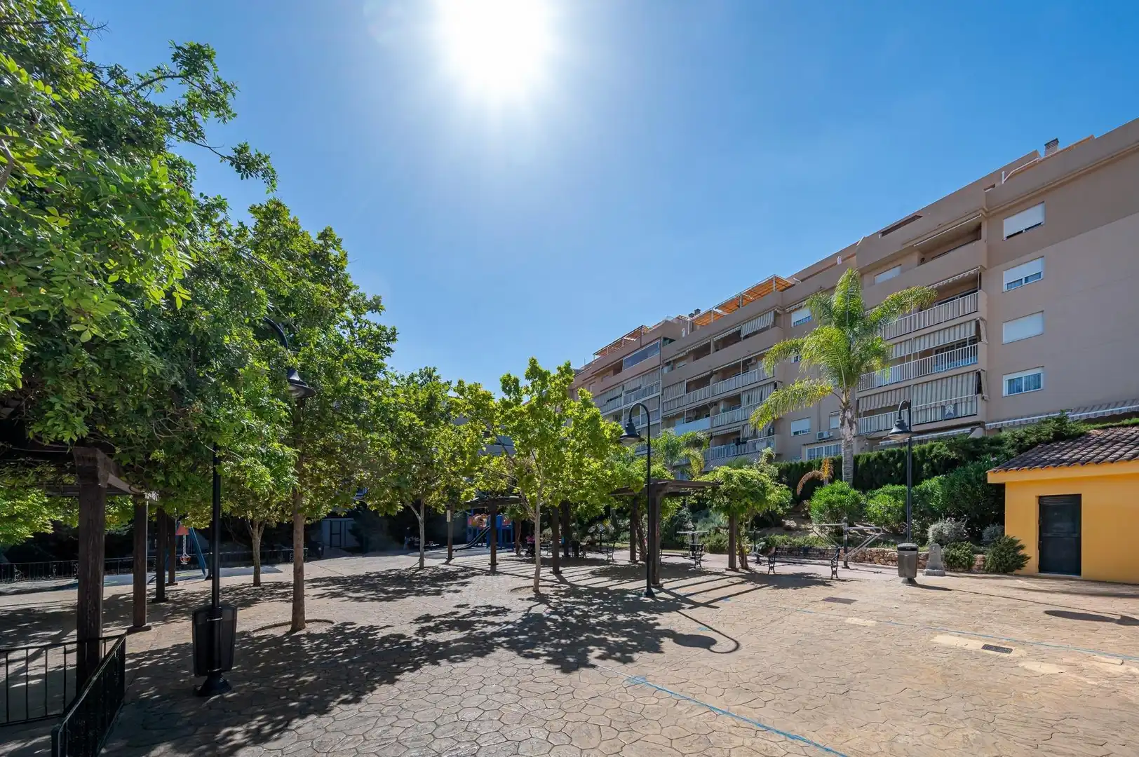 Vista exterior de Pis en venda en Mijas amb Aire condicionat, Terrassa i Piscina comunitària