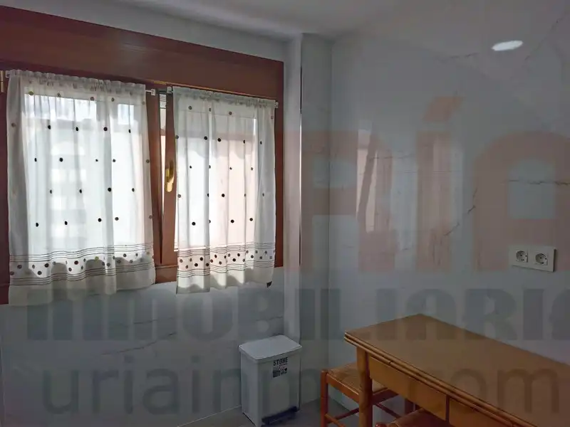 Habitación de Piso de alquiler en Oviedo  con Calefacción, Amueblado y Lavadora