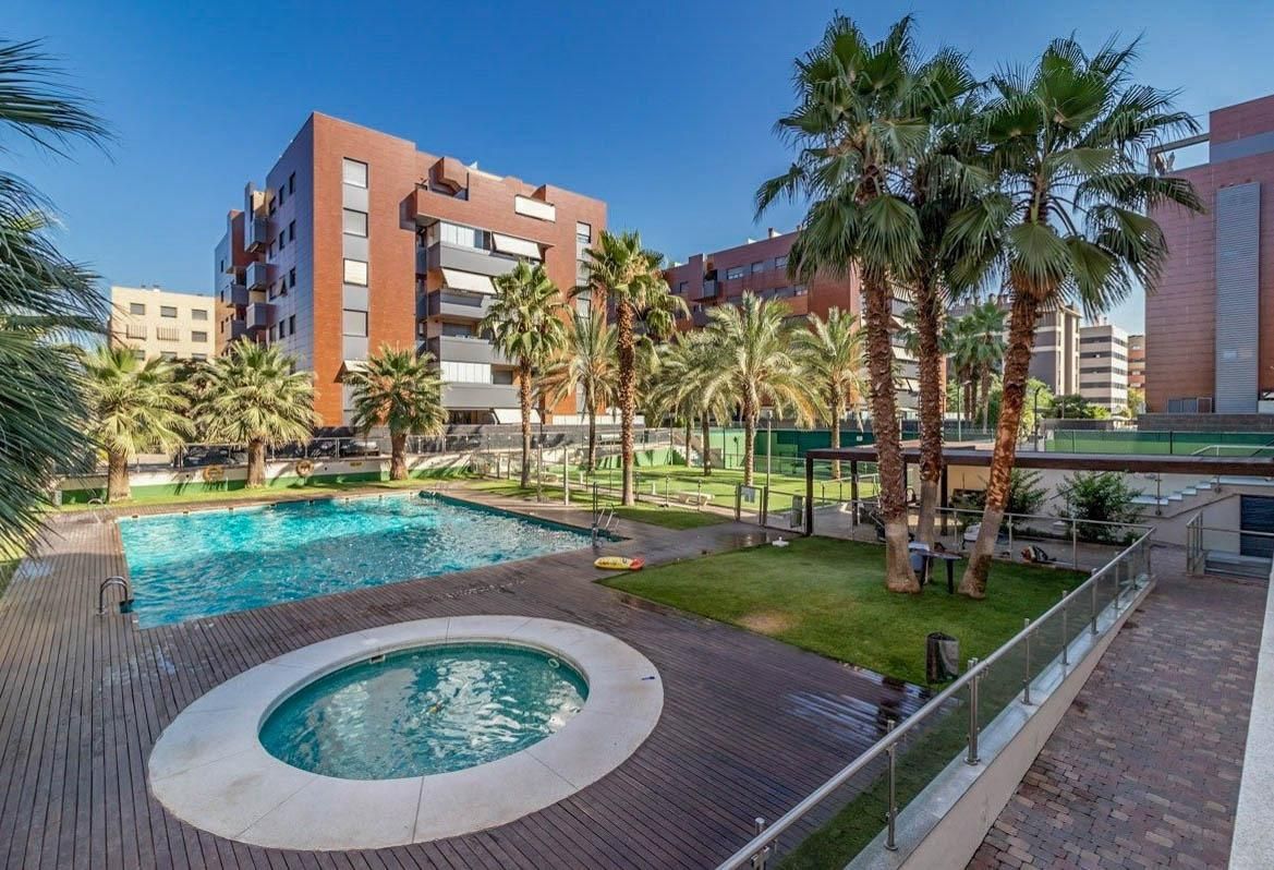 Vista exterior de Planta baixa en venda en  Granada Capital amb Aire condicionat, Calefacció i Jardí privat