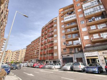 Piso con balcón en venta en Garrido