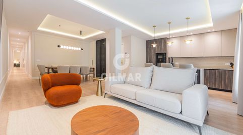En el emblemático barrio Salamanca, uno de los más prestigiosos de Madrid, se presenta un piso exclusivo situado en la calle Martí, imatge 4