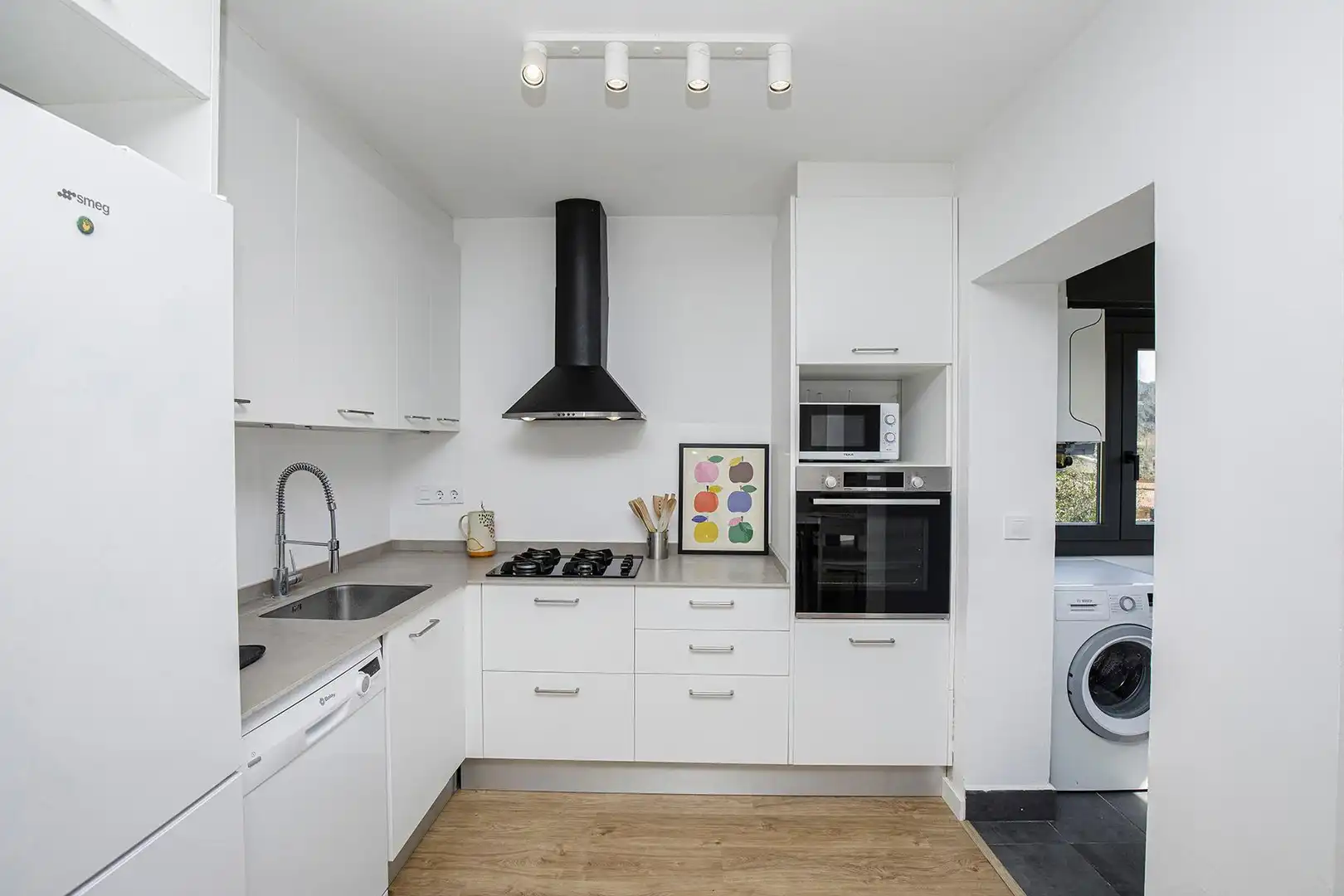 Küche von Wohnung zur Miete in Sant Martí de Llémena mit Klimaanlage, Privatgarten und Terrasse
