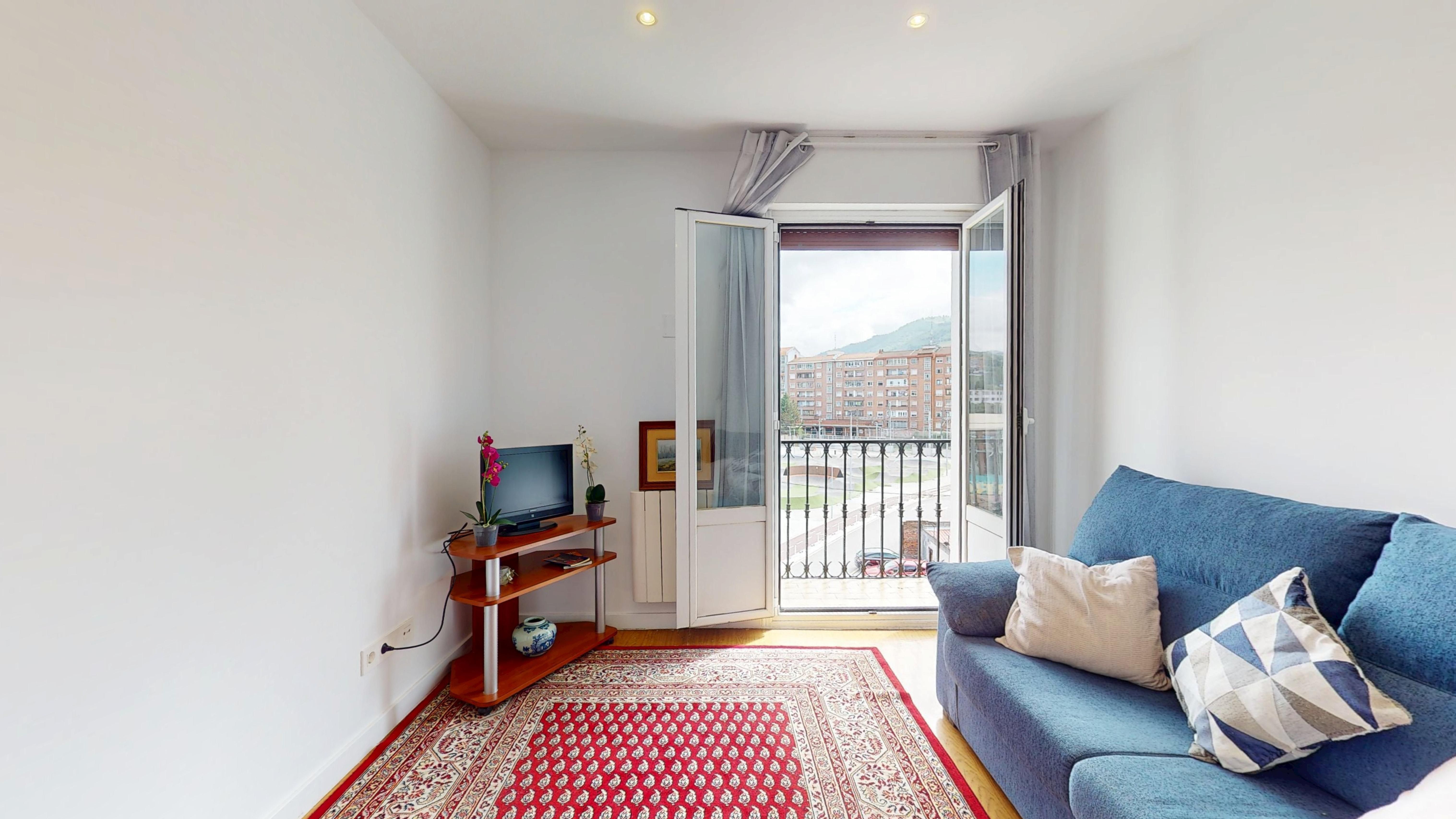 Living room of Flat for sale in Bilbao   with Heating and Balcony