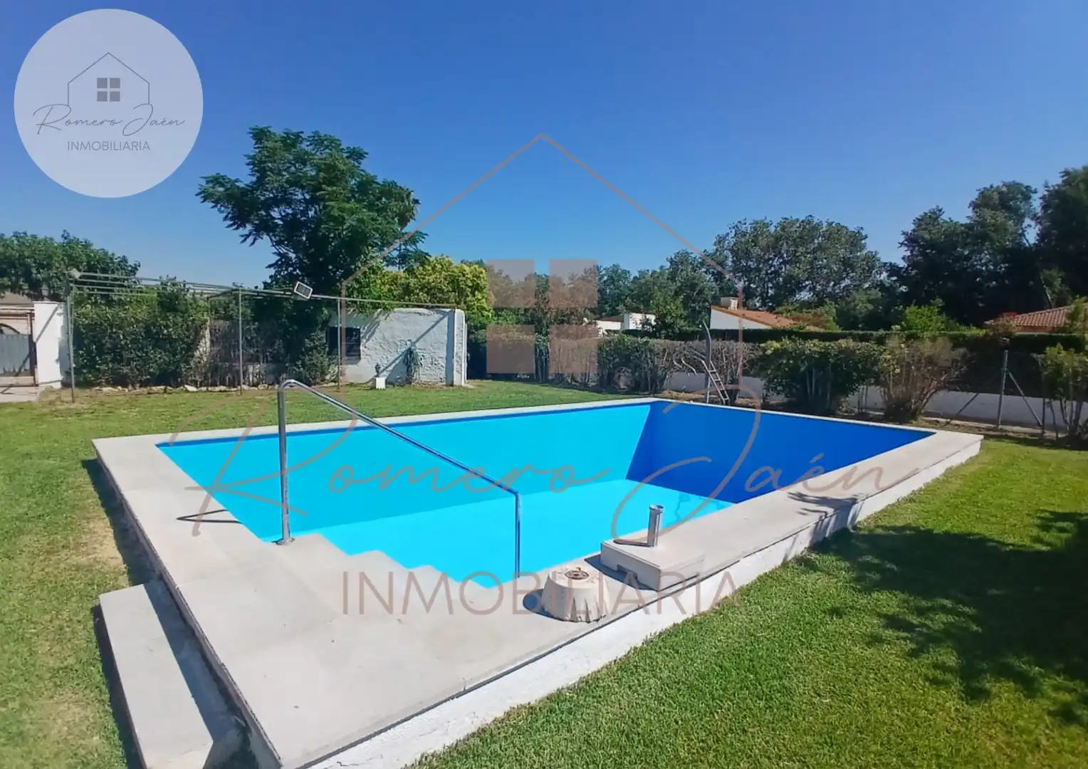 Swimming pool of Houses for sale in Jaén  with Air Conditioner, Private garden and Terrace