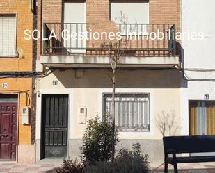 Vista exterior de Casa o xalet en venda en Torreperogil amb Terrassa, Traster i Balcó