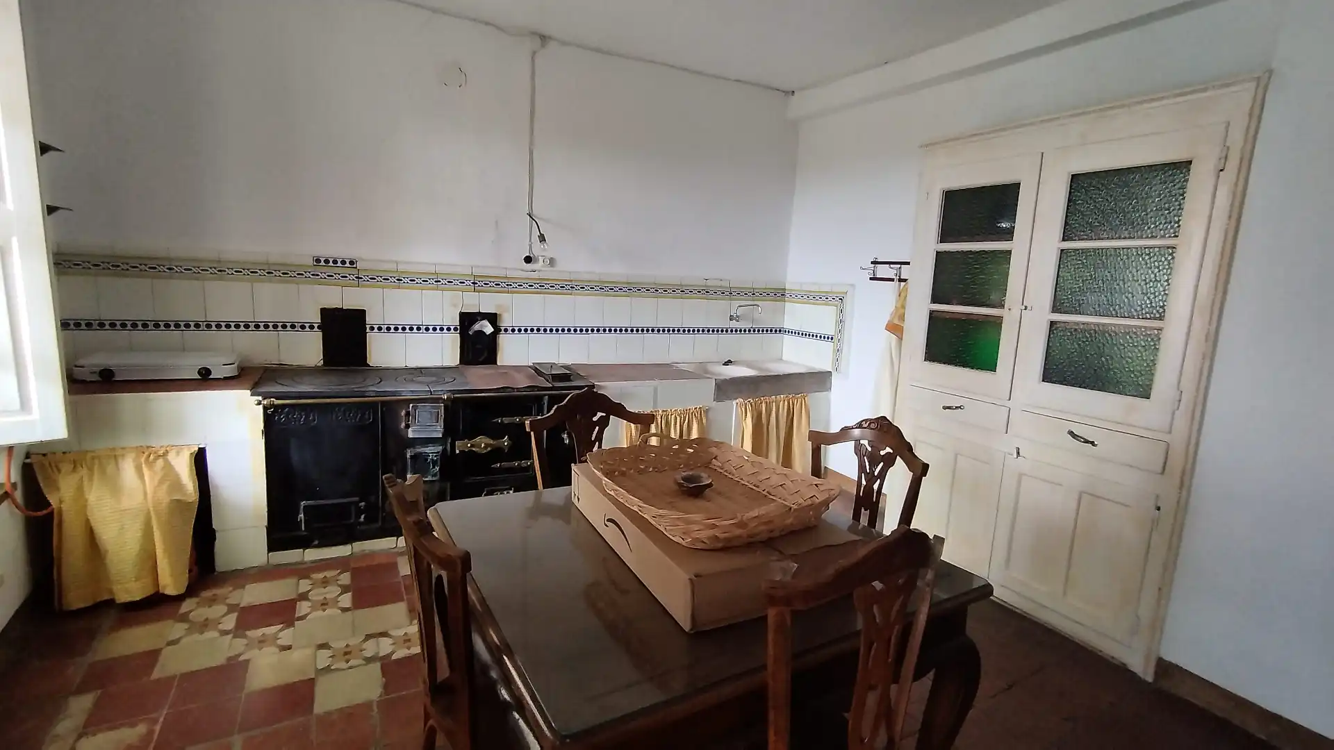 Cocina de Finca rústica en venta en Colungo con Jardín privado, Terraza y Trastero