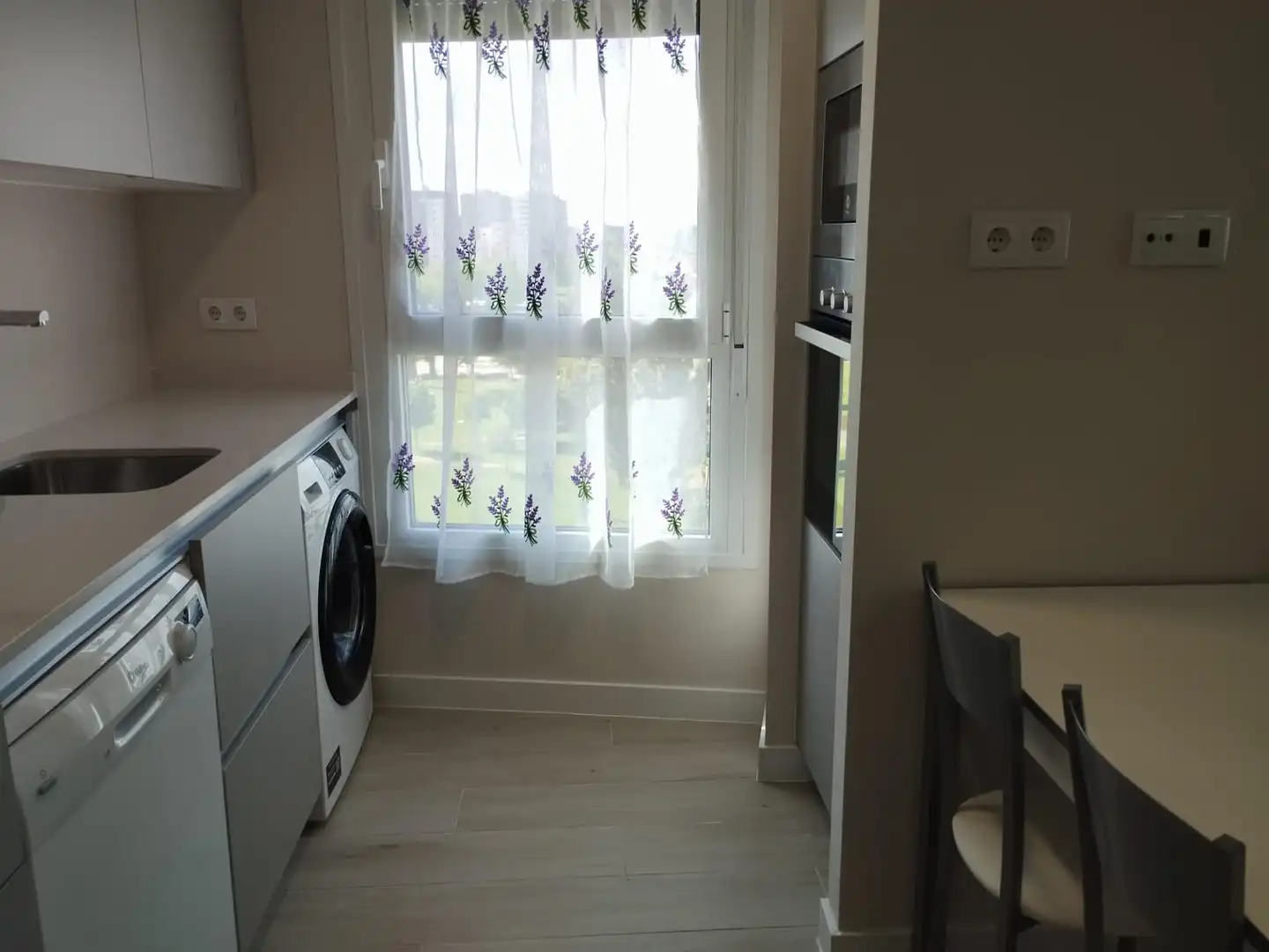 Cocina de Piso en venta en Ciudad de la Comunicación - Arco Ladrillo