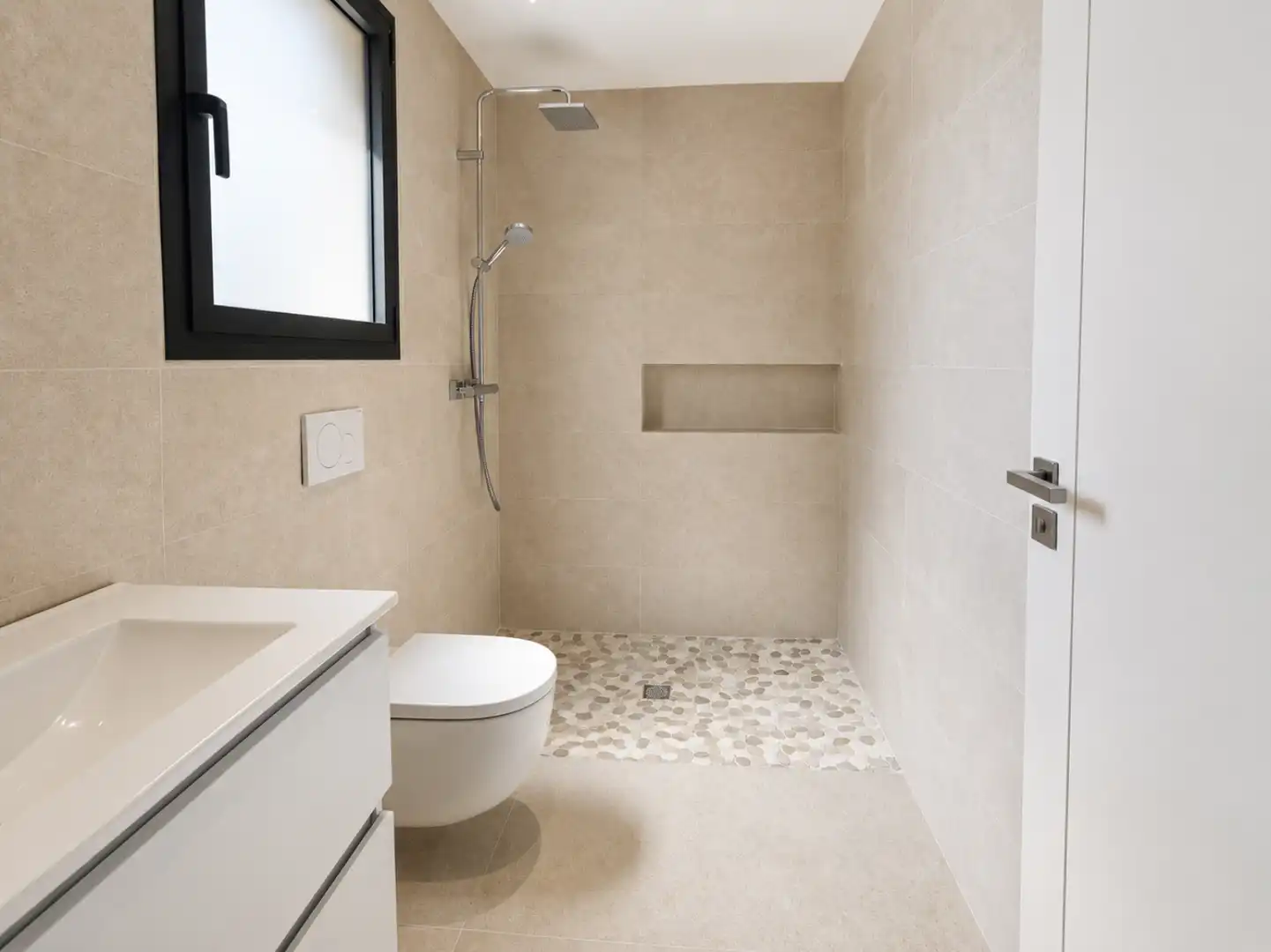 Bathroom of Houses for sale in Muro  with Air Conditioner, Heating and Private garden