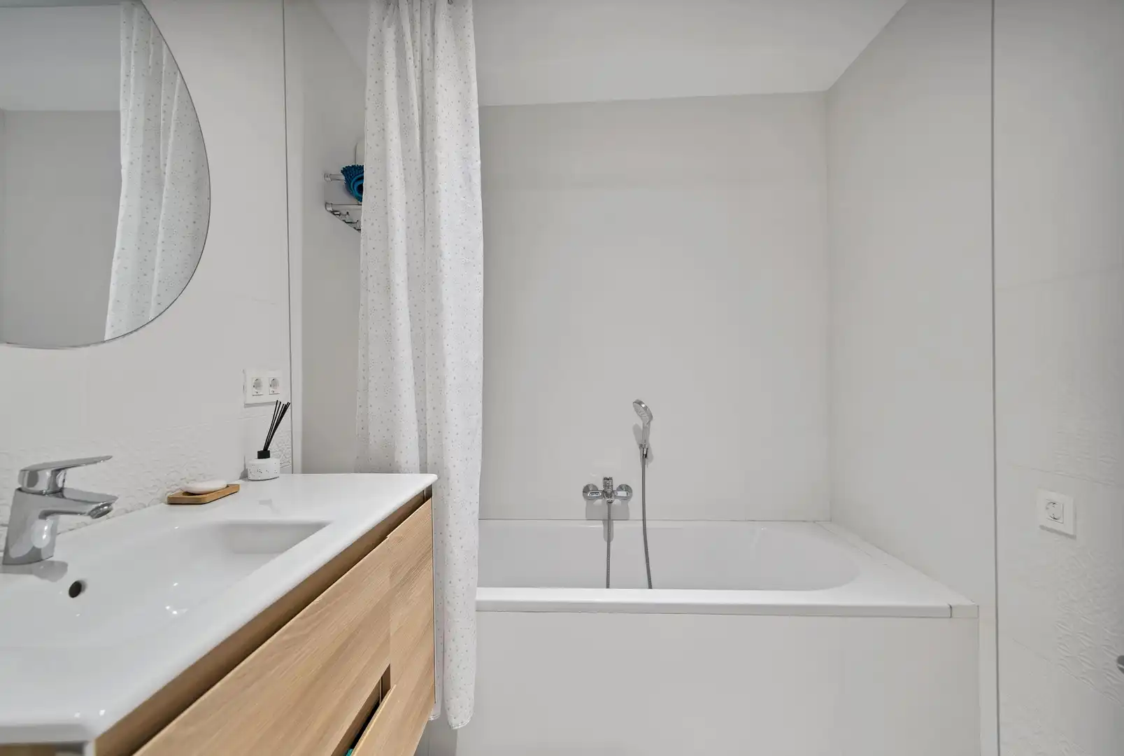 Bany de Apartament en venda en Marbella amb Aire condicionat