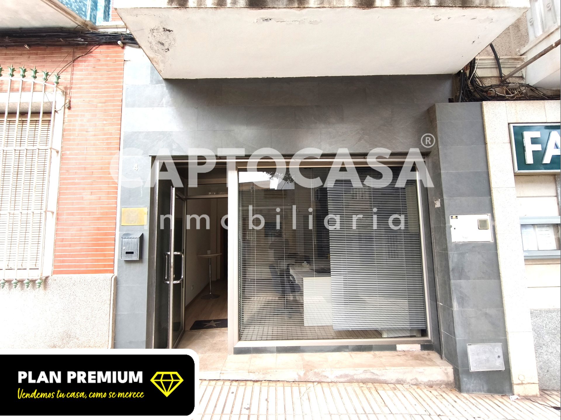 Premises for sale in Cartagena  with Air Conditioner