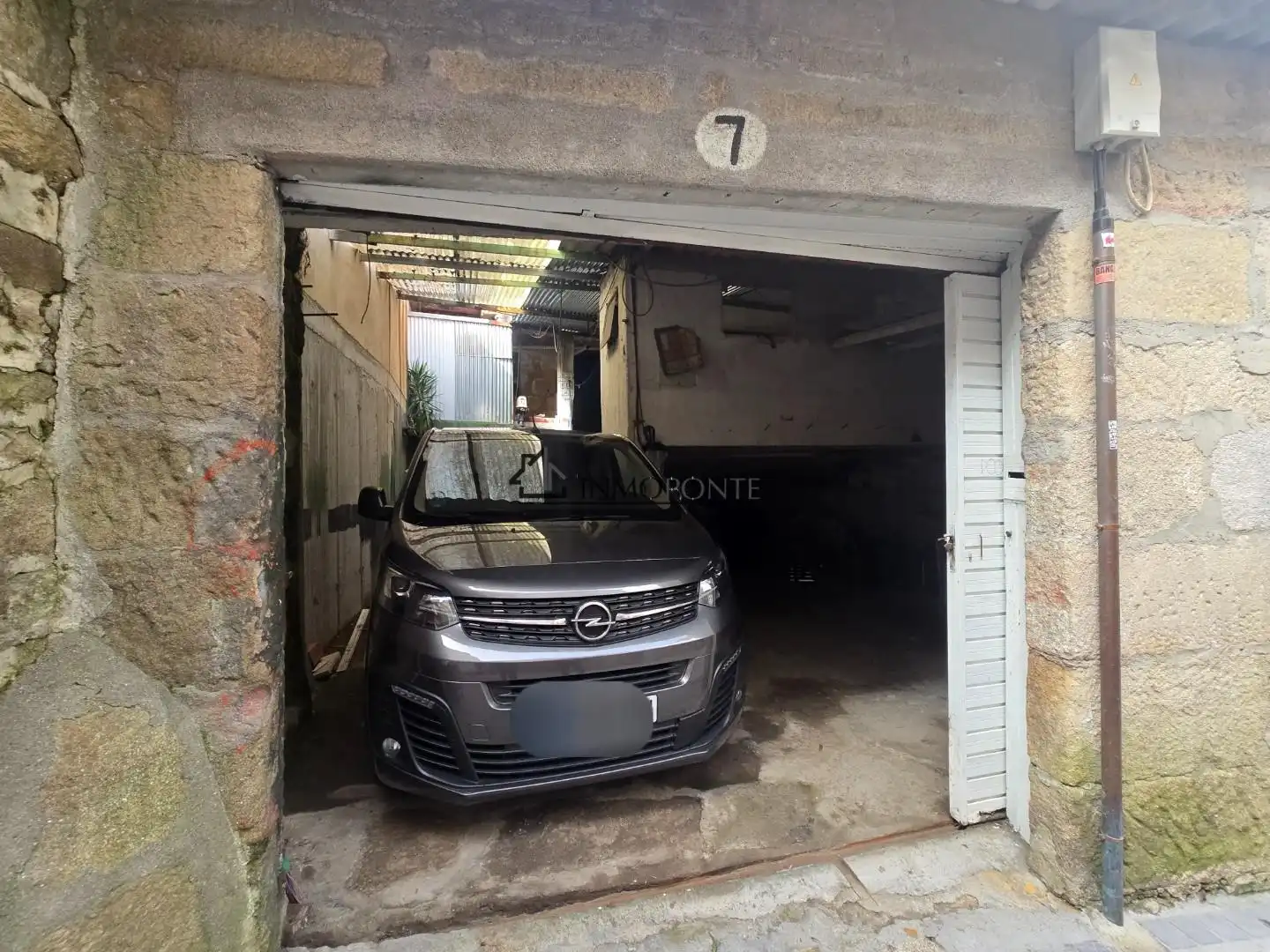 Aparcament de Casa adosada en venda en Pontevedra Capital 