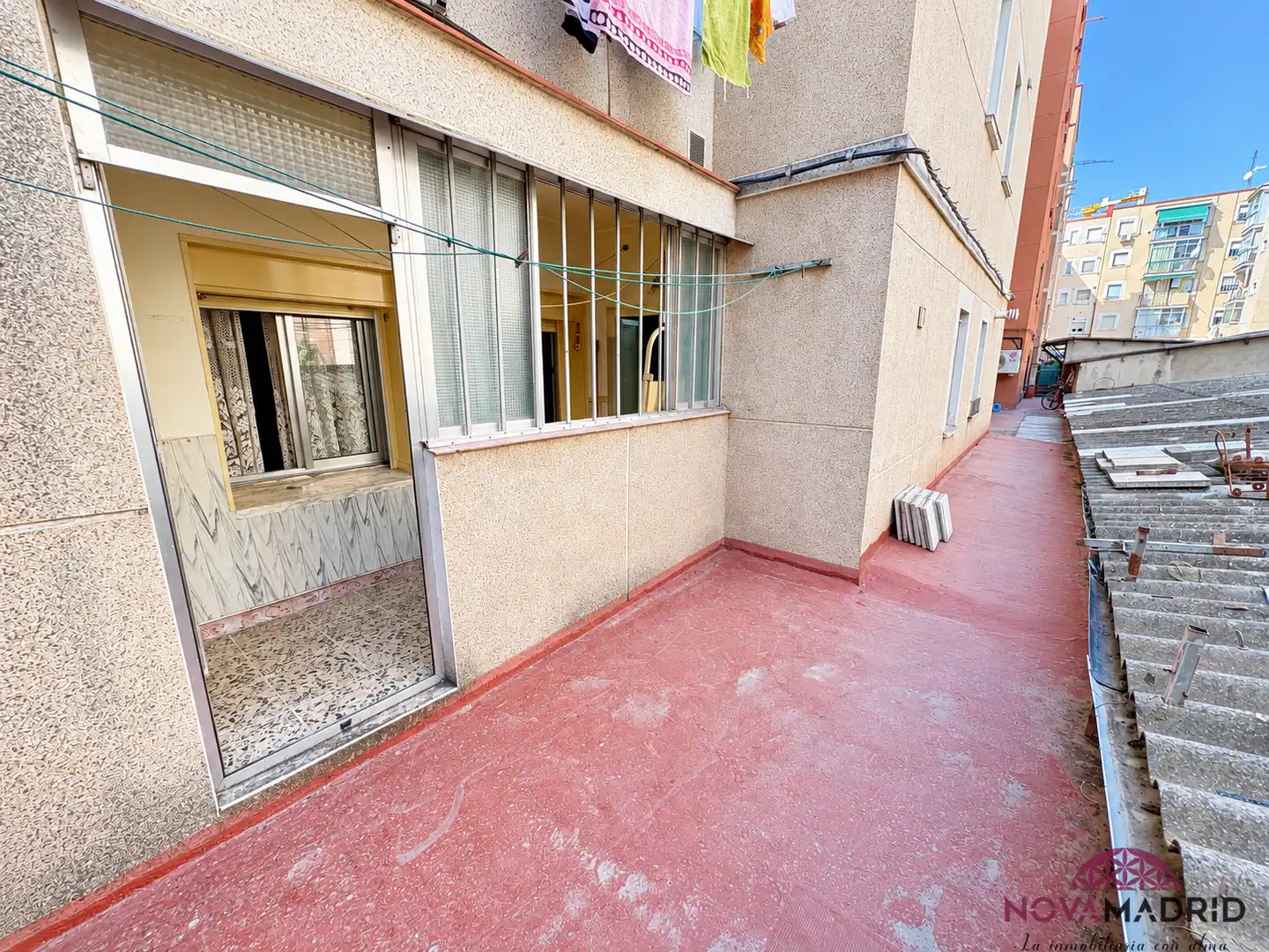 Vista exterior de Piso en venta en Madrid con Calefacción y Terraza