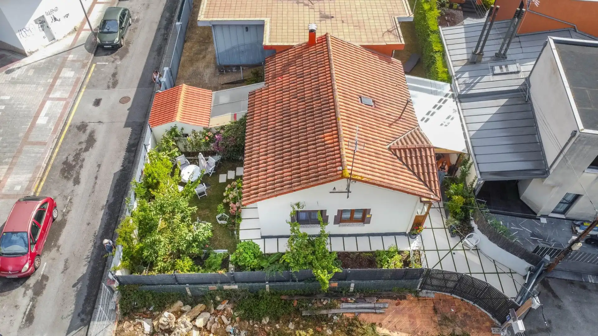 Vista exterior de Casa o xalet en venda en Gijón  amb Aire condicionat, Calefacció i Jardí privat