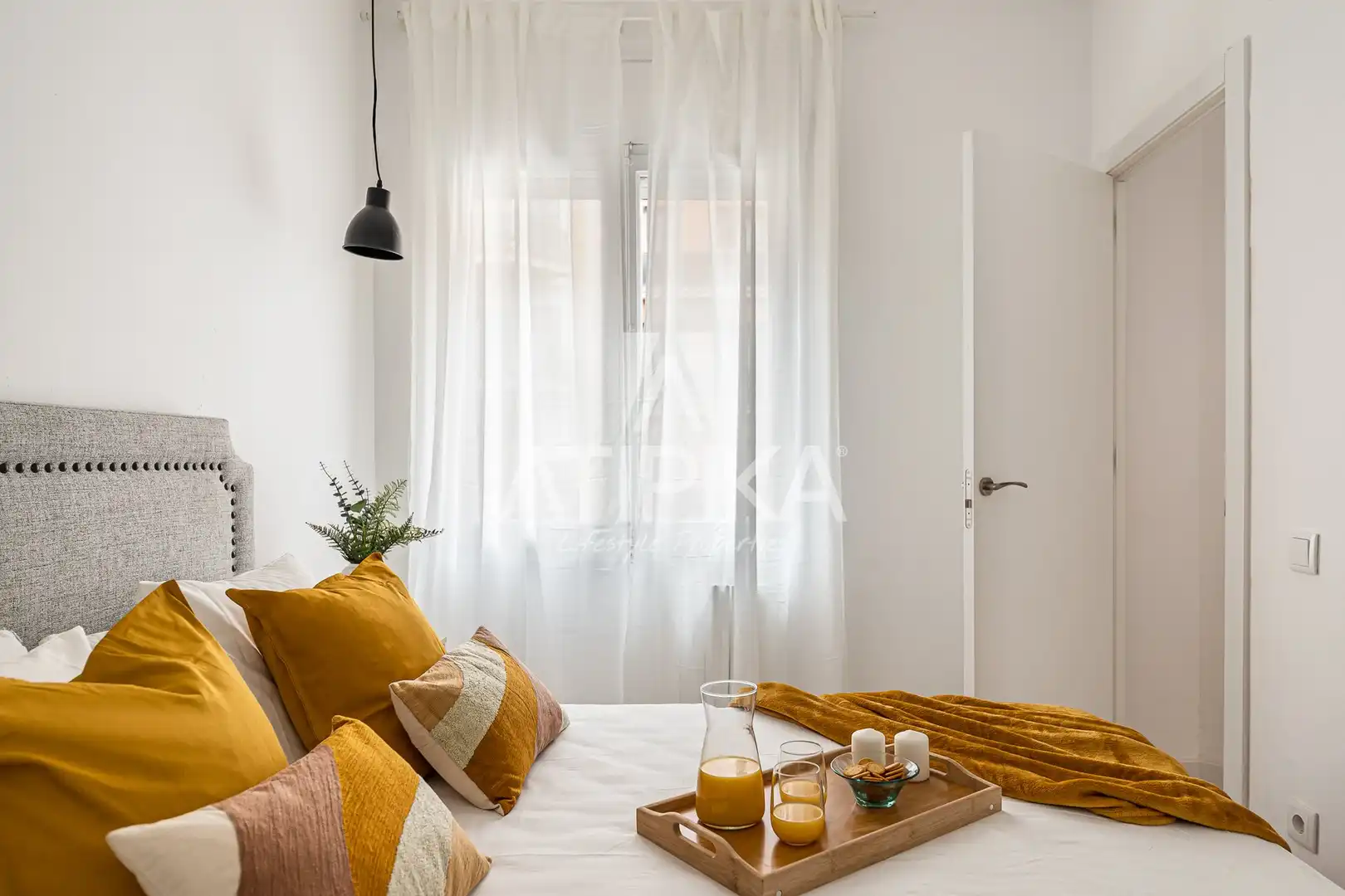 Bedroom of Flat for rent in Barcelona  with Air Conditioner, Heating and Parquet flooring