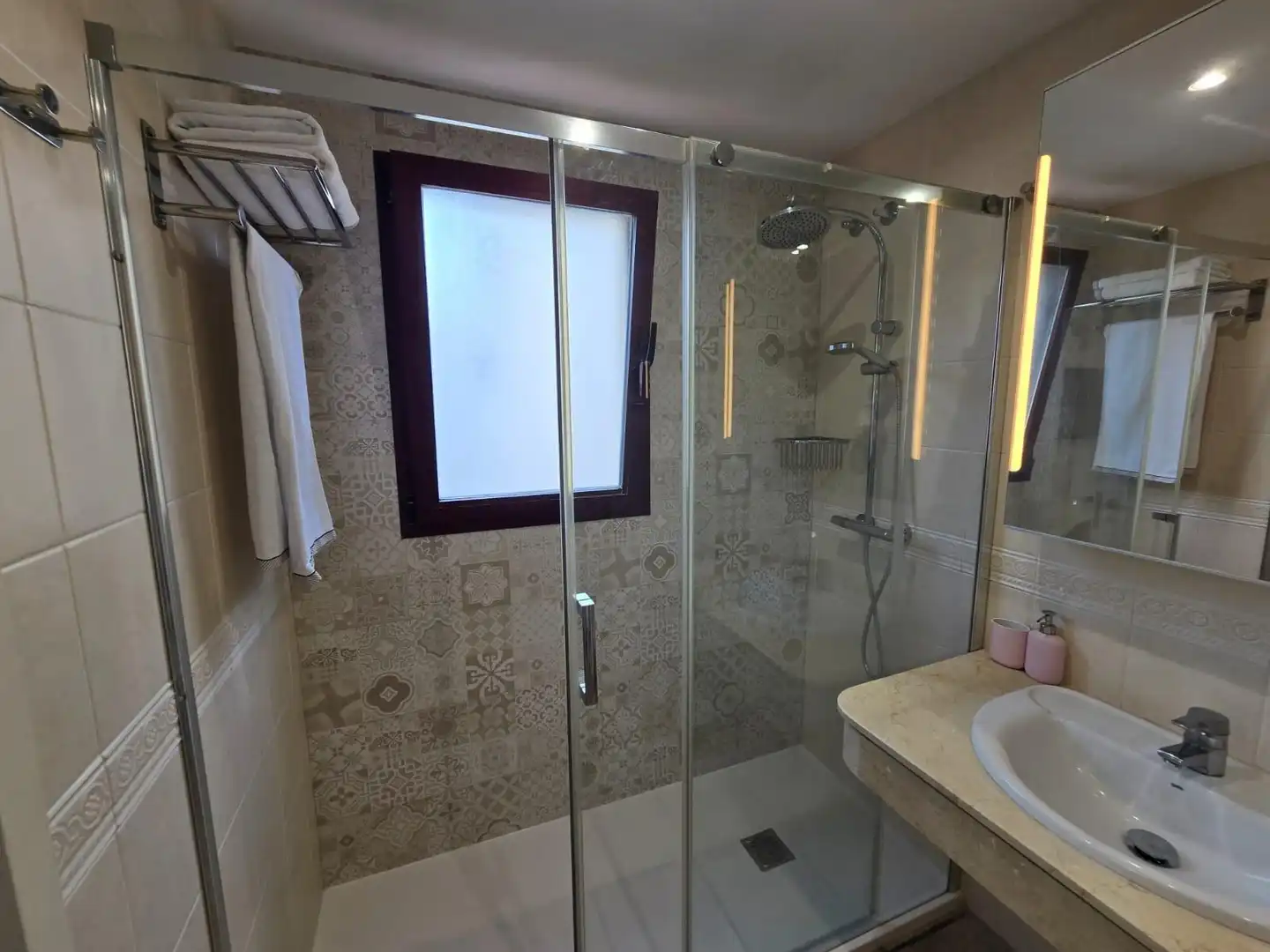 Bathroom of Apartments for rent in L'Alfàs del Pi  with Air Conditioner, Heating and Terrace