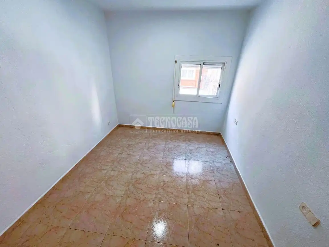 Bedroom of Flat for sale in Esplugues de Llobregat  with Air Conditioner and Storage room