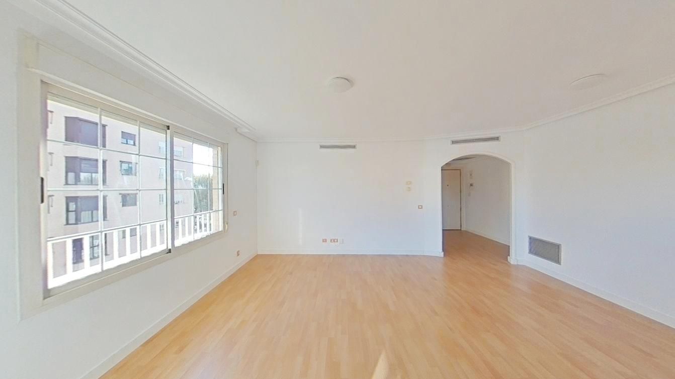 Living room of Flat for sale in  Madrid Capital  with Air Conditioner, Heating and Private garden