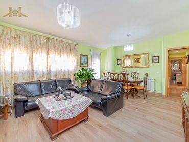 Piso con ascensor en venta en Avenida de la Haya
